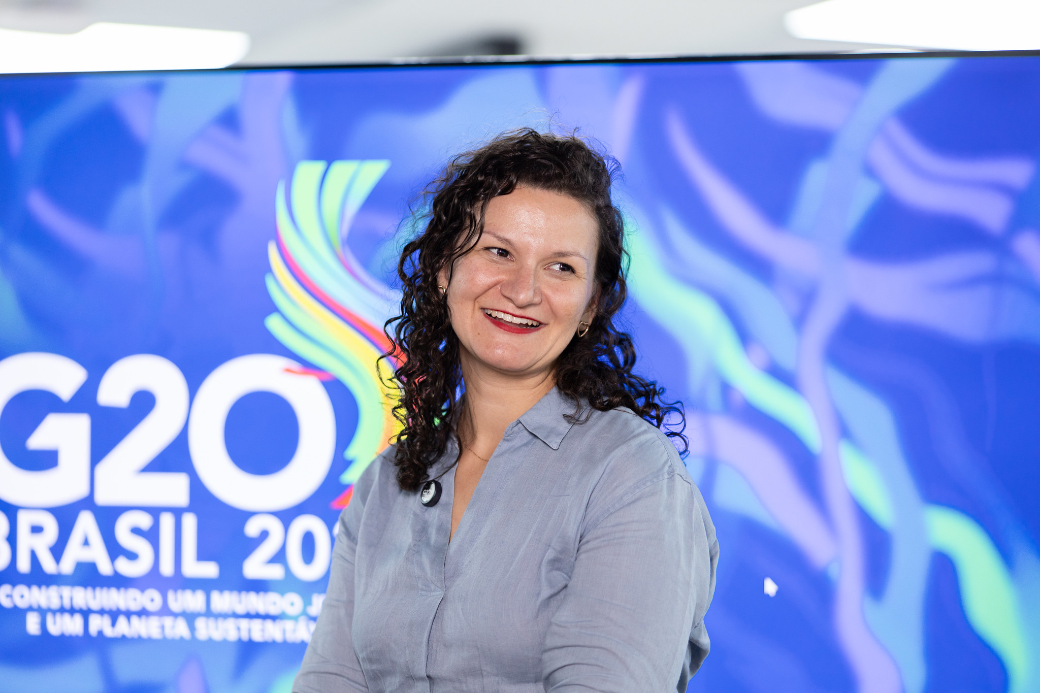 Celeste Badaró, coordenadora do GT de Desenvolvimento do G20, contou que a iniciativa voluntária do Brasil de um ODS voltado para a promoção da igualdade étnico-racial foi bem recebida pelos países-membros | Fofo: Audiovisual G20 Brasil