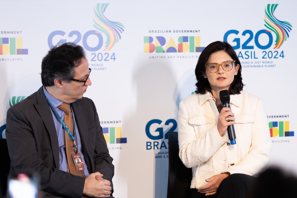 Tatiana Prazeres, secretária de Comércio Exterior do MDIC, defendeu maior uso de dados para medir a participação feminina no comércio exterior.