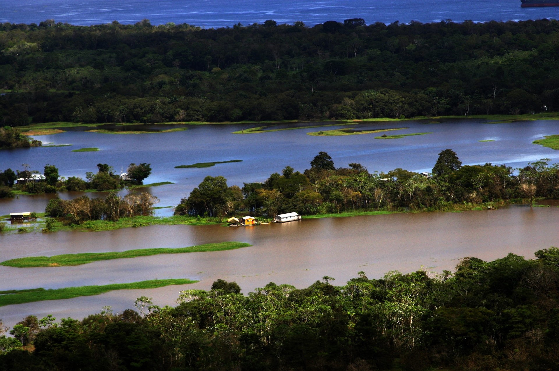 Encuentro de las Aguas: Río Negro y Solimões en Manaos, Amazonas. Foto: Ministerio del Turismo/Divulgación